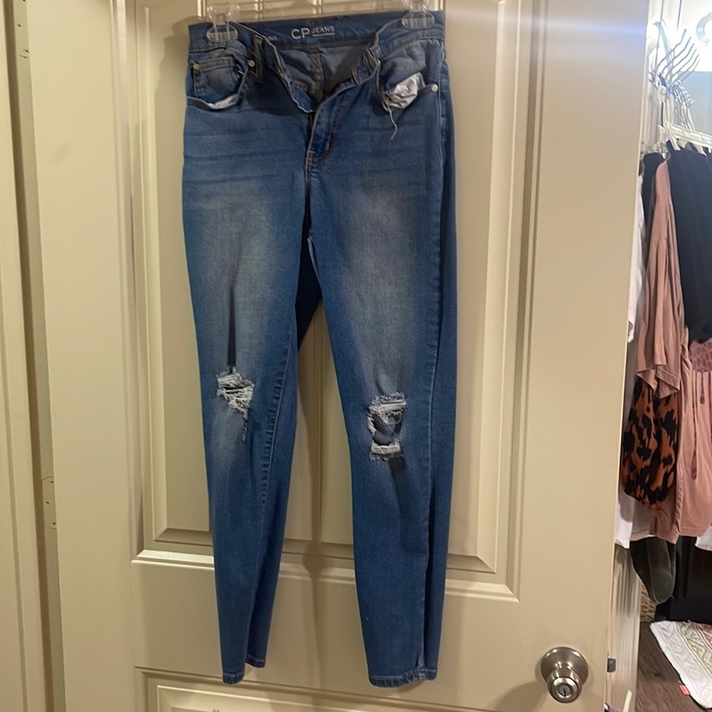 Skinny jeans (size 5, didn’t give me that option)